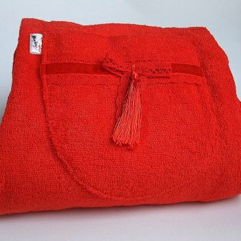 Beauty in Red Červený krajkový župan & saunový kilt